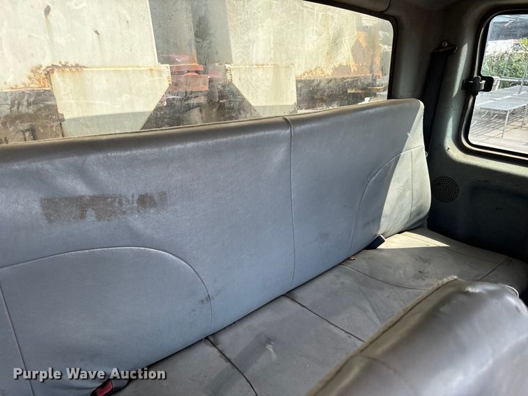 image for item OG9653 2005 International  4300 dump truck