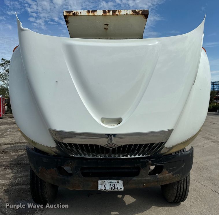 image for item OG9653 2005 International  4300 dump truck