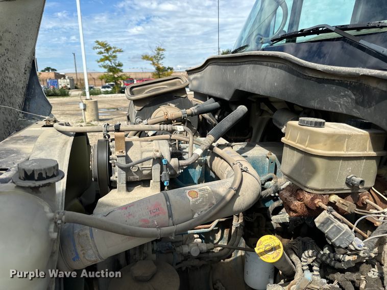 image for item OG9653 2005 International  4300 dump truck