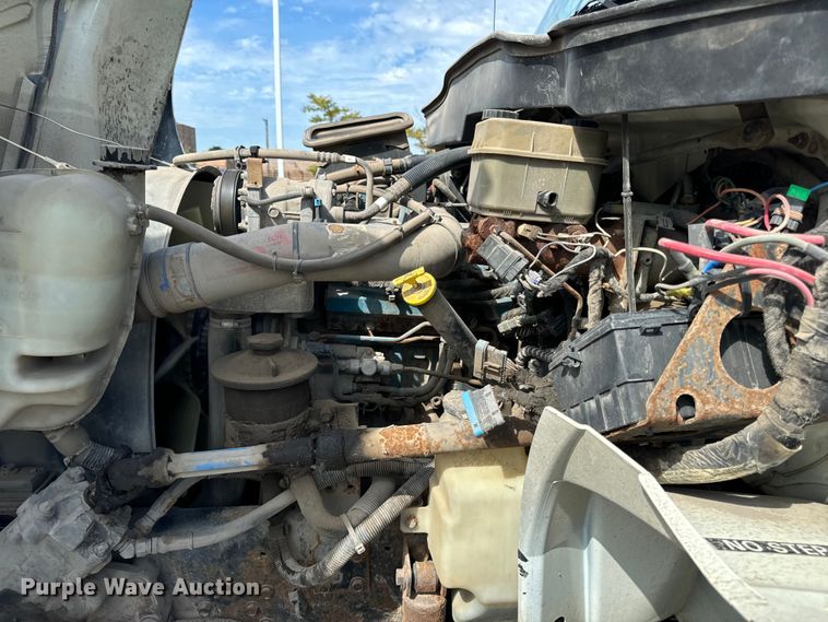 image for item OG9653 2005 International  4300 dump truck