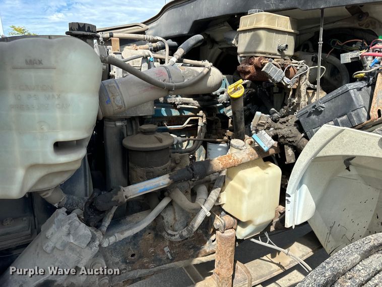 image for item OG9653 2005 International  4300 dump truck