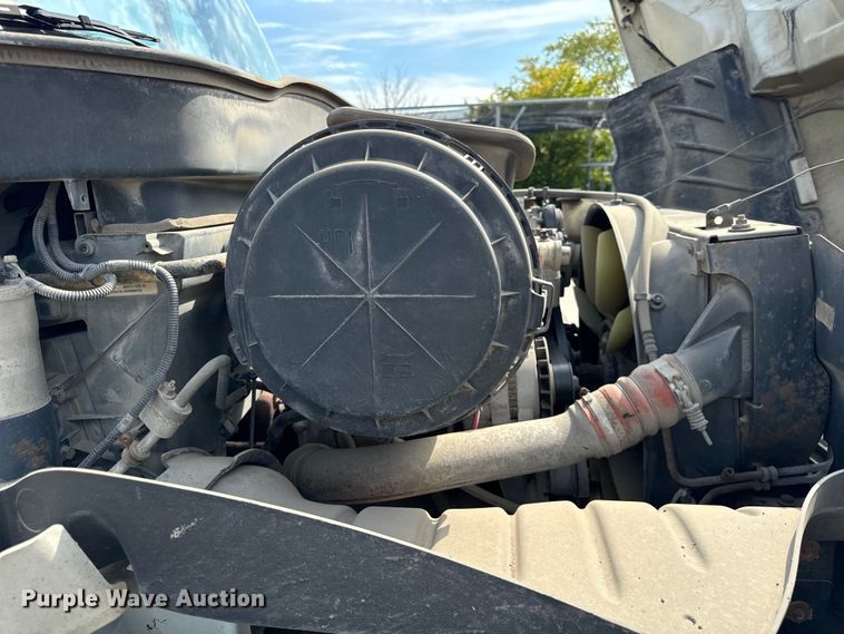 image for item OG9653 2005 International  4300 dump truck