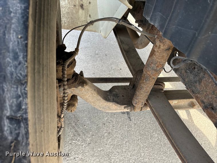 image for item OG9653 2005 International  4300 dump truck