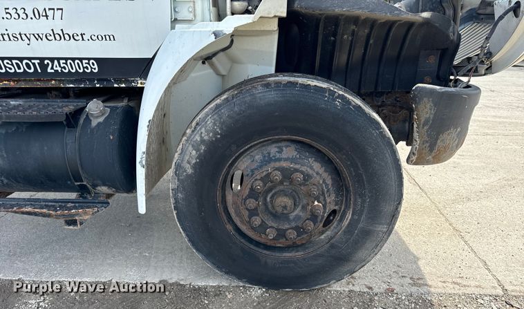 image for item OG9653 2005 International  4300 dump truck