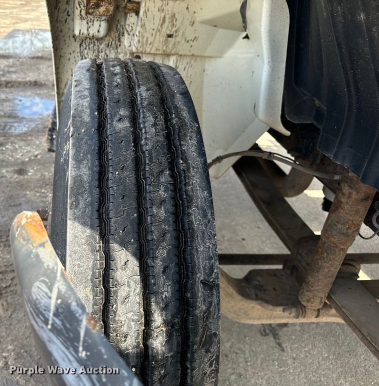 image for item OG9653 2005 International  4300 dump truck