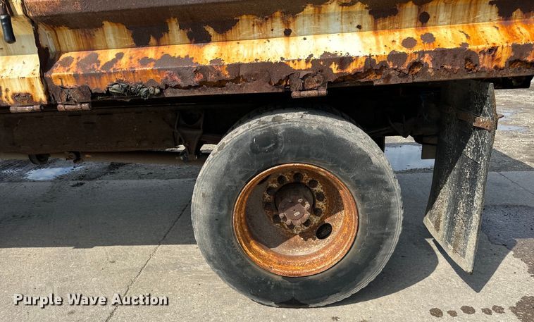 image for item OG9653 2005 International  4300 dump truck