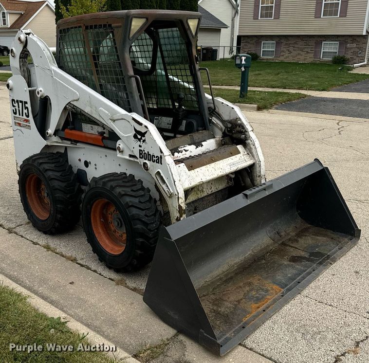 image for item OG9680 2005 Bobcat S175 skid steer loader