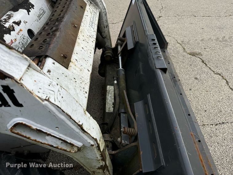 image for item OG9680 2005 Bobcat S175 skid steer loader