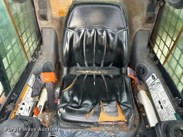 image for item OG9680 2005 Bobcat S175 skid steer loader