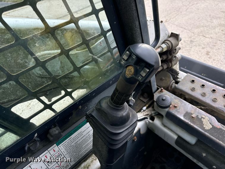 image for item OG9680 2005 Bobcat S175 skid steer loader