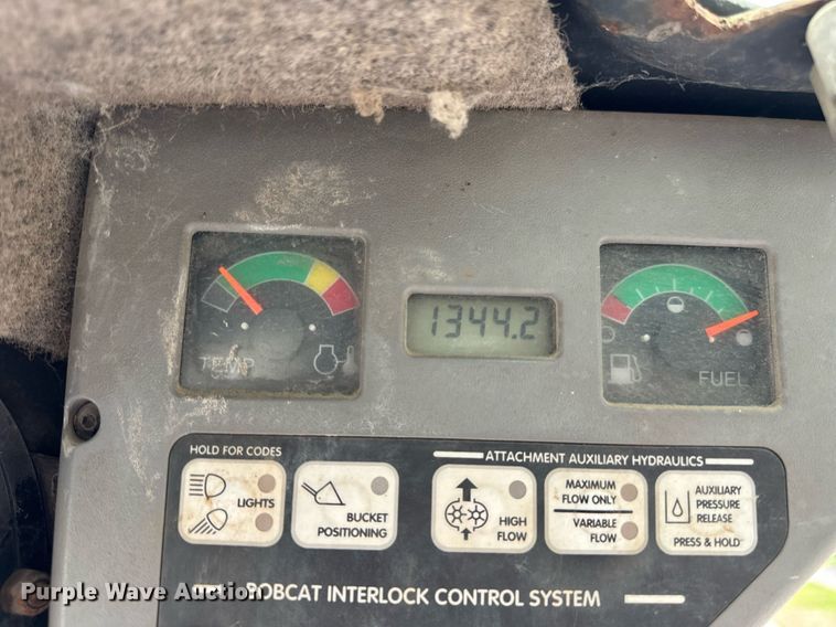 image for item OG9680 2005 Bobcat S175 skid steer loader