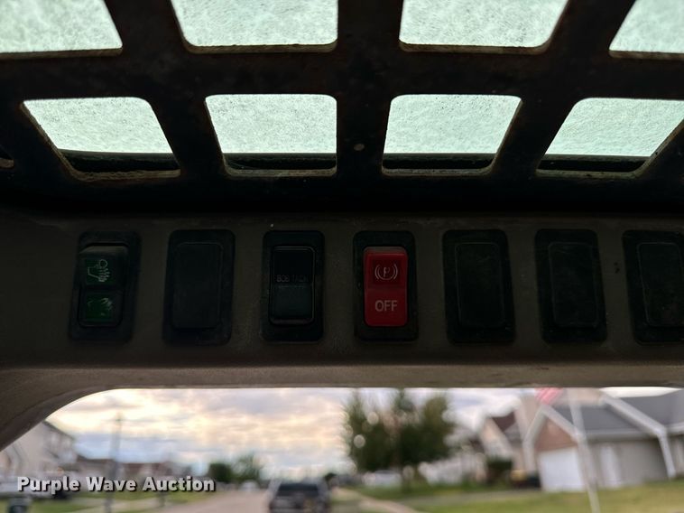 image for item OG9680 2005 Bobcat S175 skid steer loader