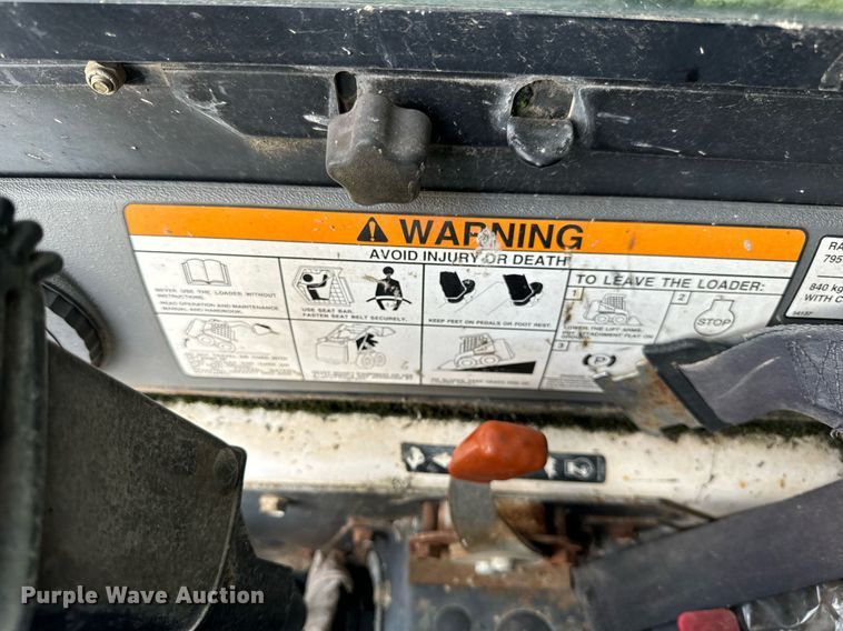 image for item OG9680 2005 Bobcat S175 skid steer loader