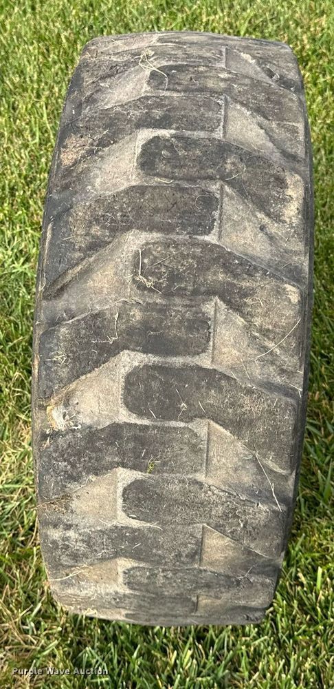 image for item OG9680 2005 Bobcat S175 skid steer loader