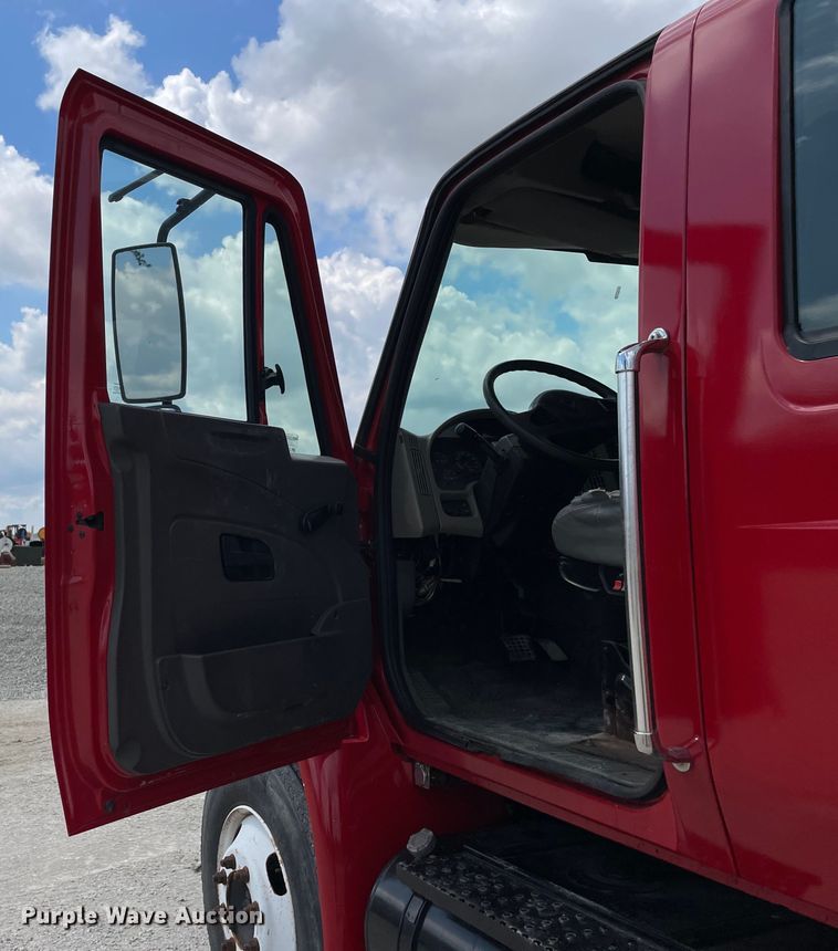 image for item OG9966 2008 International  4300 Crew Cab utility / service truck