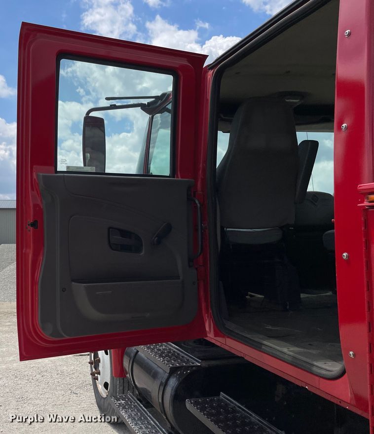 image for item OG9966 2008 International  4300 Crew Cab utility / service truck