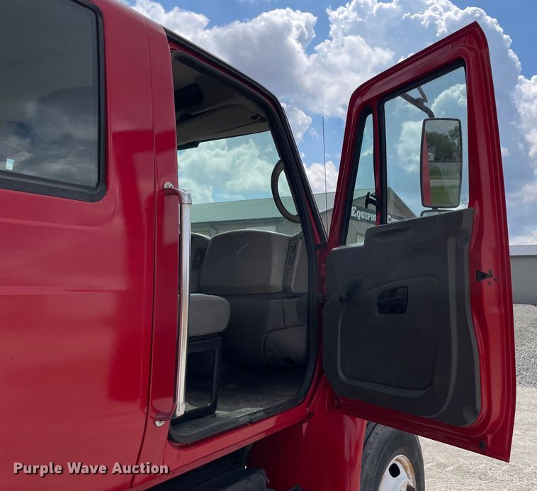 image for item OG9966 2008 International  4300 Crew Cab utility / service truck