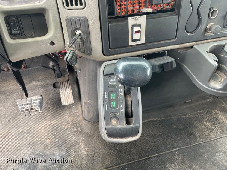 image for item OG9966 2008 International  4300 Crew Cab utility / service truck