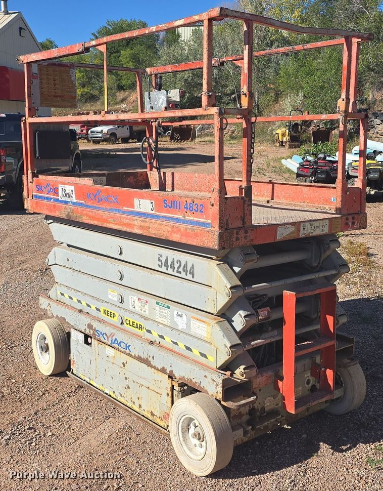 image for item OH9778 Skyjack  SJIII 4832 scissor lift
