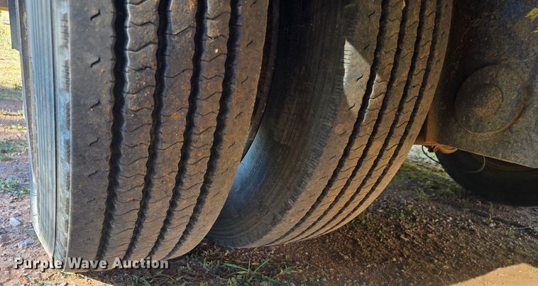 image for item OH9779 2008 Ledwell 10x48 drop deck hydraulic tail equipment trailer