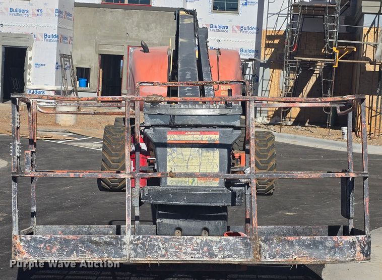 image for item OH9780 2005 JLG 800S boom lift