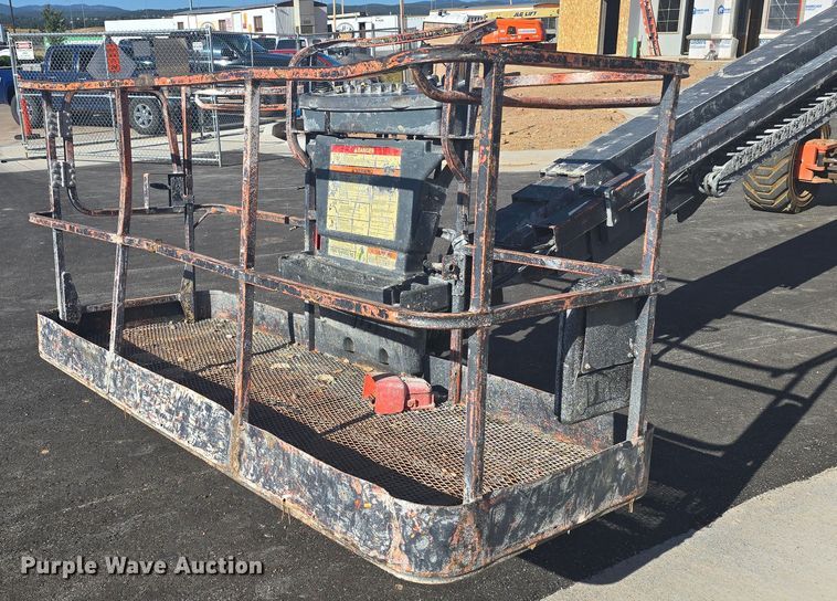 image for item OH9780 2005 JLG 800S boom lift