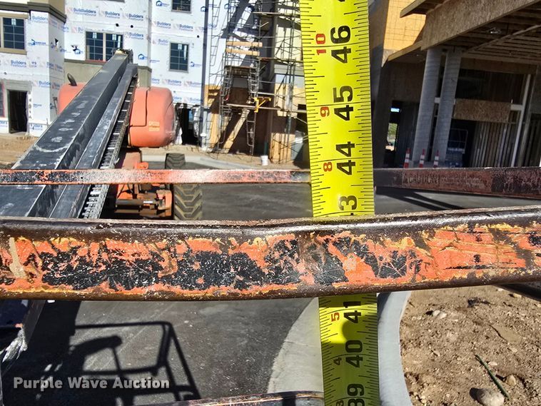 image for item OH9780 2005 JLG 800S boom lift