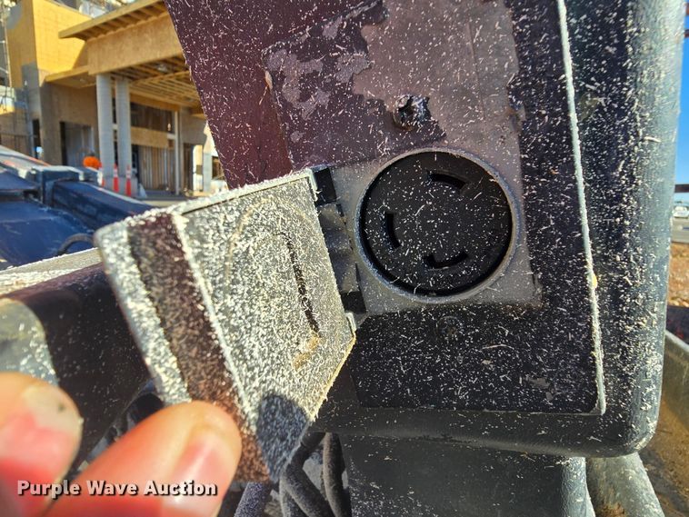 image for item OH9780 2005 JLG 800S boom lift