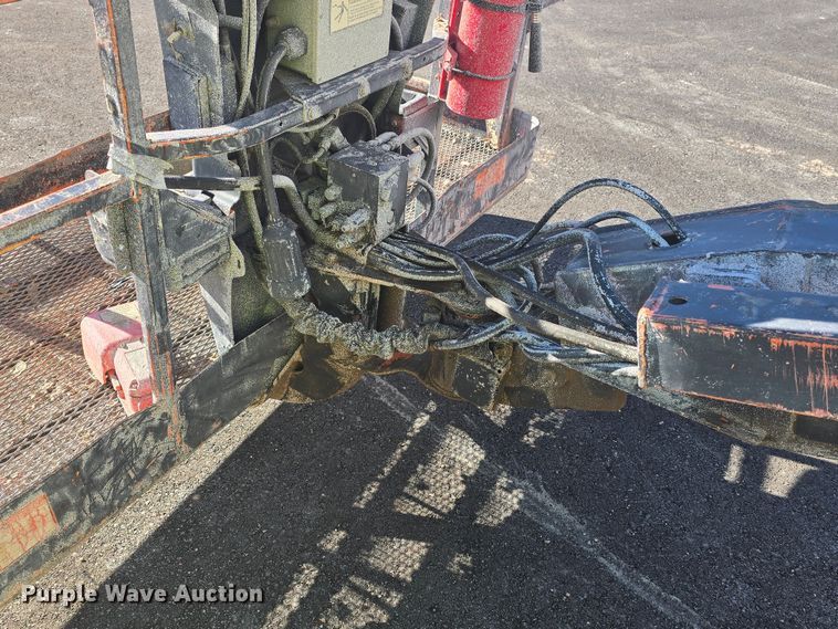 image for item OH9780 2005 JLG 800S boom lift