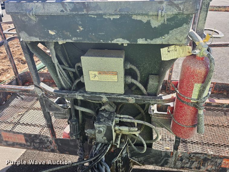 image for item OH9780 2005 JLG 800S boom lift