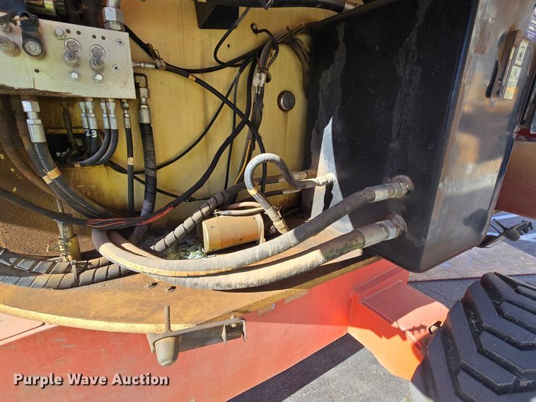 image for item OH9780 2005 JLG 800S boom lift