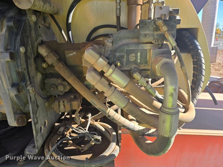 image for item OH9780 2005 JLG 800S boom lift