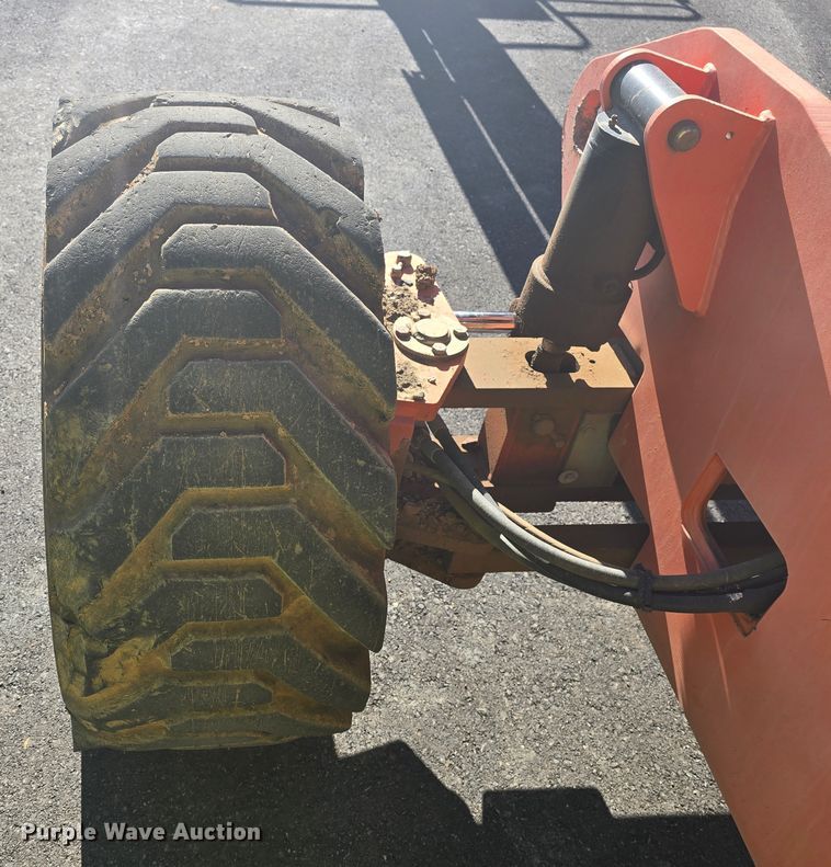 image for item OH9780 2005 JLG 800S boom lift