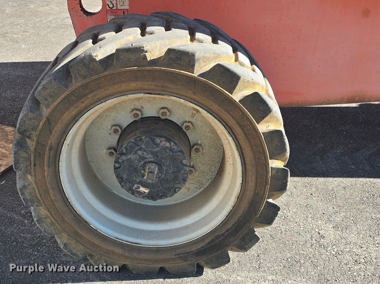 image for item OH9780 2005 JLG 800S boom lift