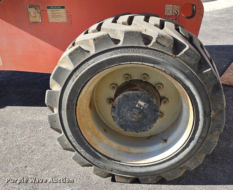 image for item OH9780 2005 JLG 800S boom lift