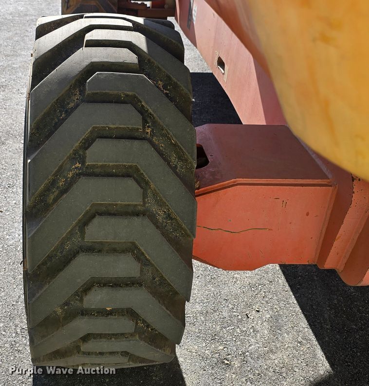 image for item OH9780 2005 JLG 800S boom lift