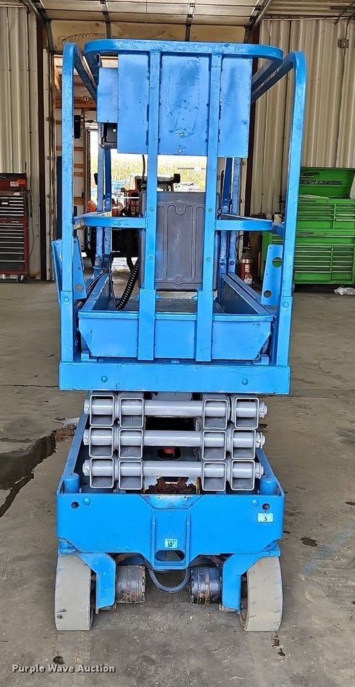 image for item OJ9817 2008 Genie GS-1930 scissor lift