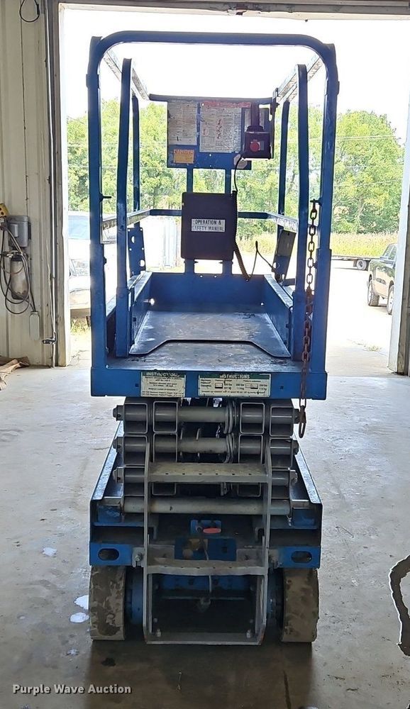 image for item OJ9817 2008 Genie GS-1930 scissor lift