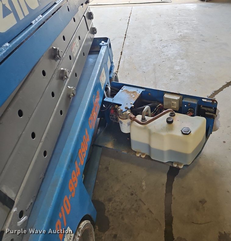 image for item OJ9817 2008 Genie GS-1930 scissor lift