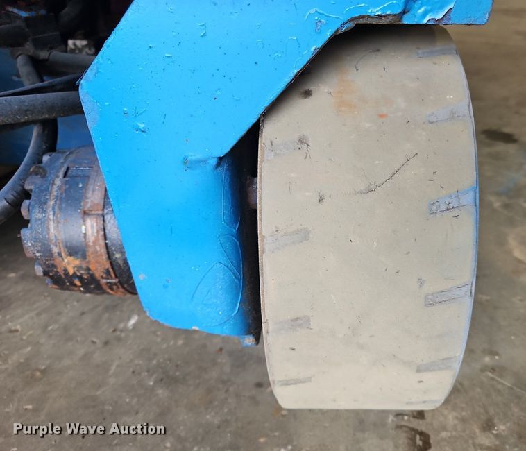 image for item OJ9817 2008 Genie GS-1930 scissor lift