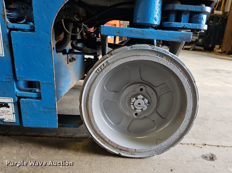 image for item OJ9817 2008 Genie GS-1930 scissor lift