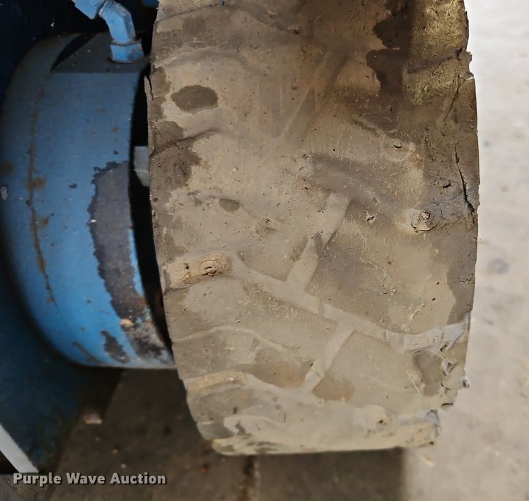 image for item OJ9817 2008 Genie GS-1930 scissor lift