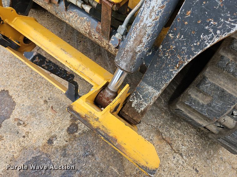 image for item OJ9857 2018 John Deere 323E tracked skid steer loader