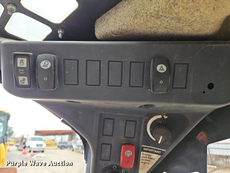 image for item OJ9857 2018 John Deere 323E tracked skid steer loader