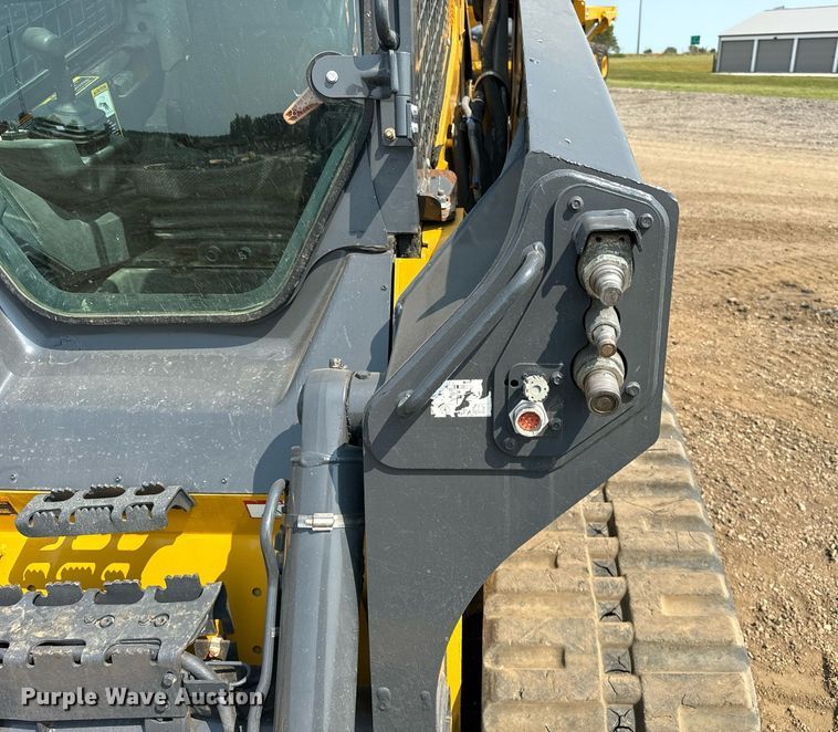 image for item YA0002 2019 John Deere 333G tracked skid steer loader