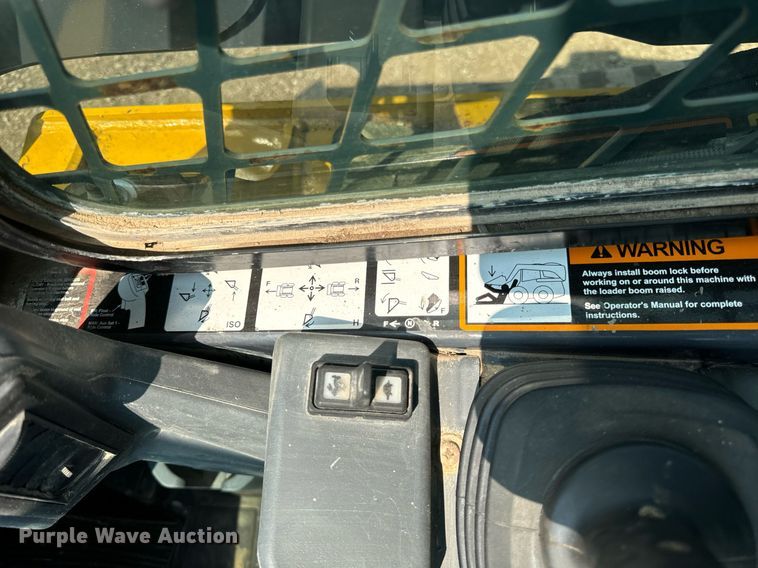 image for item YA0002 2019 John Deere 333G tracked skid steer loader