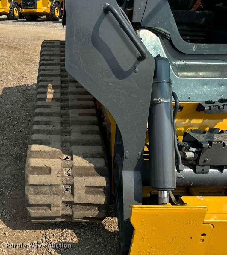 image for item YA0002 2019 John Deere 333G tracked skid steer loader