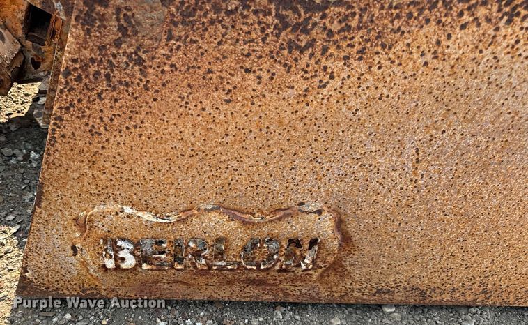 image for item YA0004 2011 Case SR220 skid steer loader