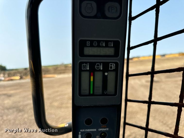 image for item YA0004 2011 Case SR220 skid steer loader