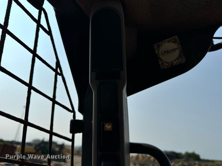 image for item YA0004 2011 Case SR220 skid steer loader